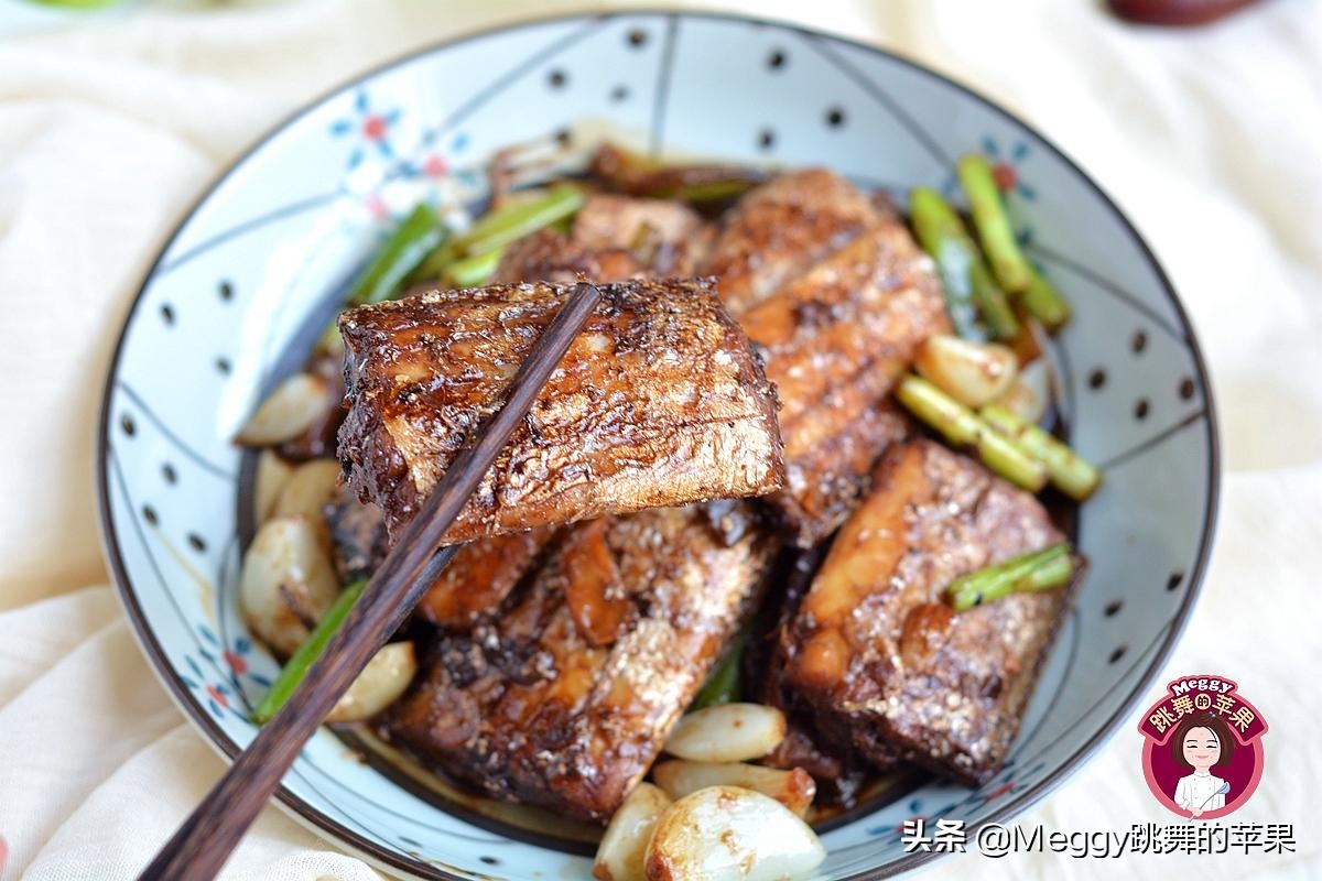 煎带鱼挂糊的正确方法,煎带鱼用什么上浆好煎