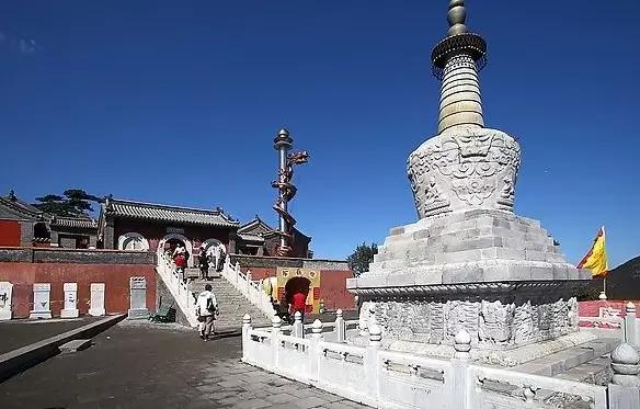 北京有什么寺庙可以烧香拜佛,祈福最好的寺庙北京