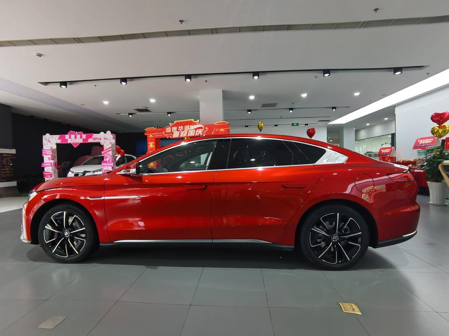 比亚迪汉ev丹拿版,汉丹拿极光蓝