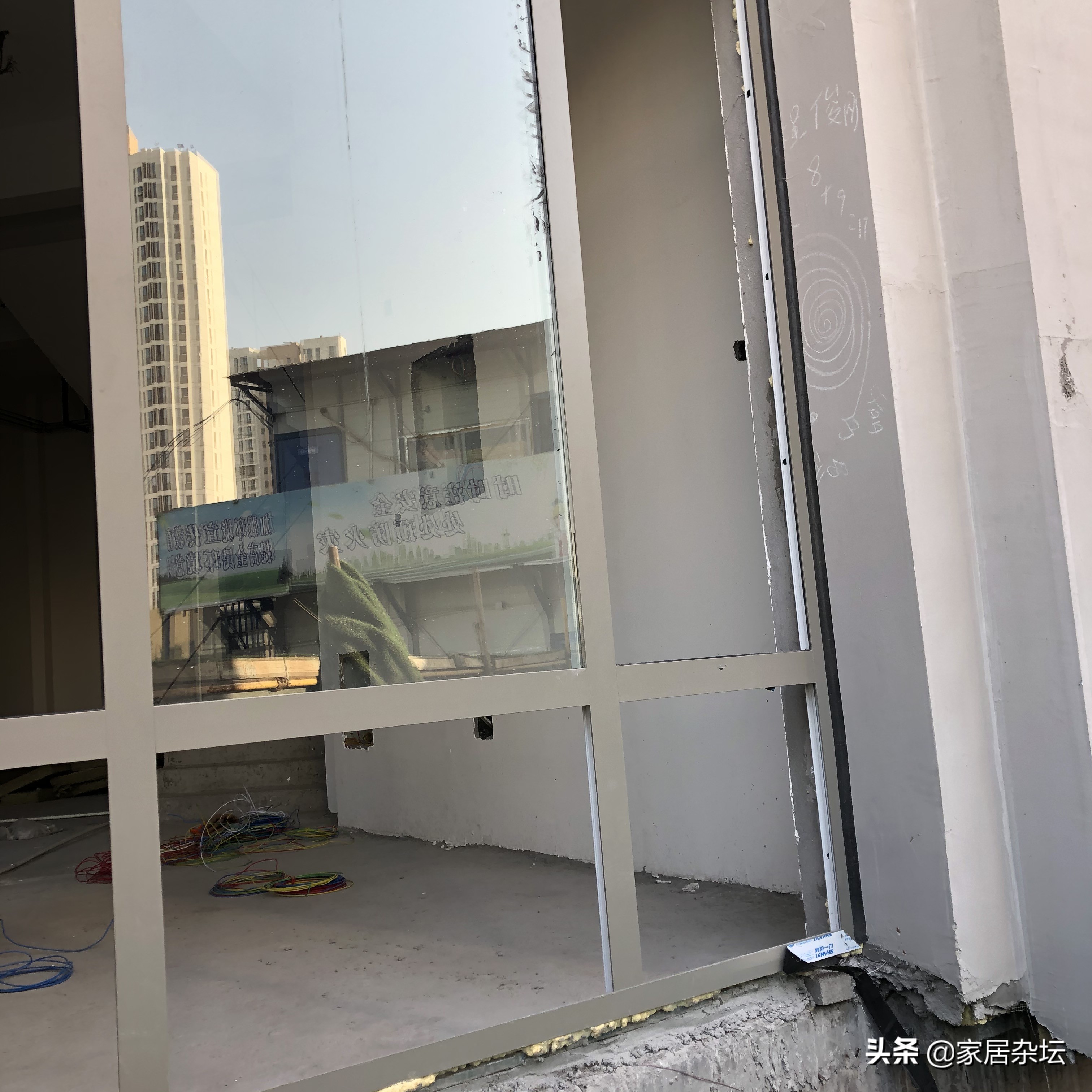 断桥铝窗户玻璃自然开裂怎么办,断桥铝窗子开裂怎么办