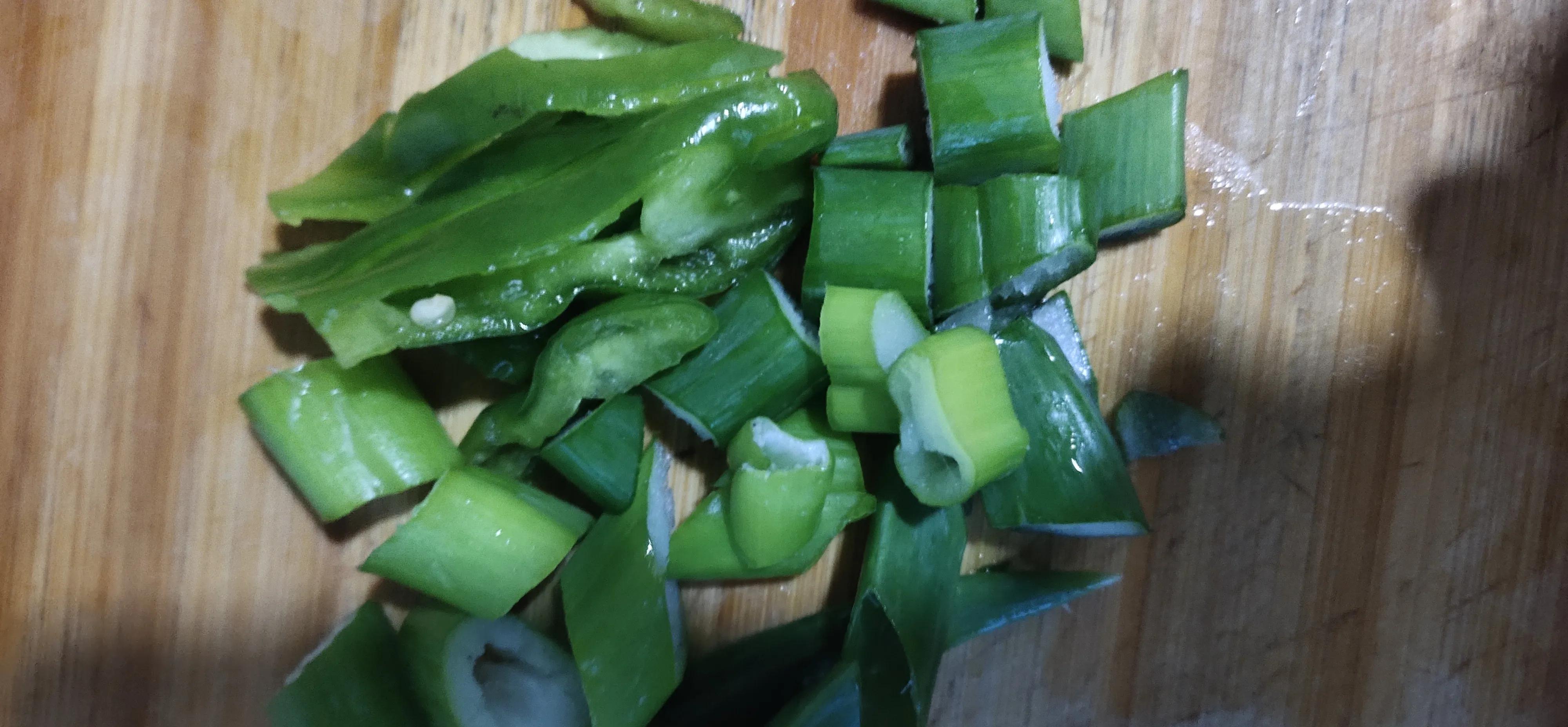 做一盘鲜嫩的竹笋凉拌吃最爽口了,新鲜竹笋这样做开胃下饭方法简单