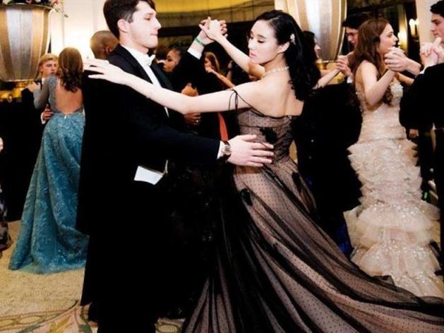 何猷君何超琼,何超琼何猷君几个兄弟姐妹