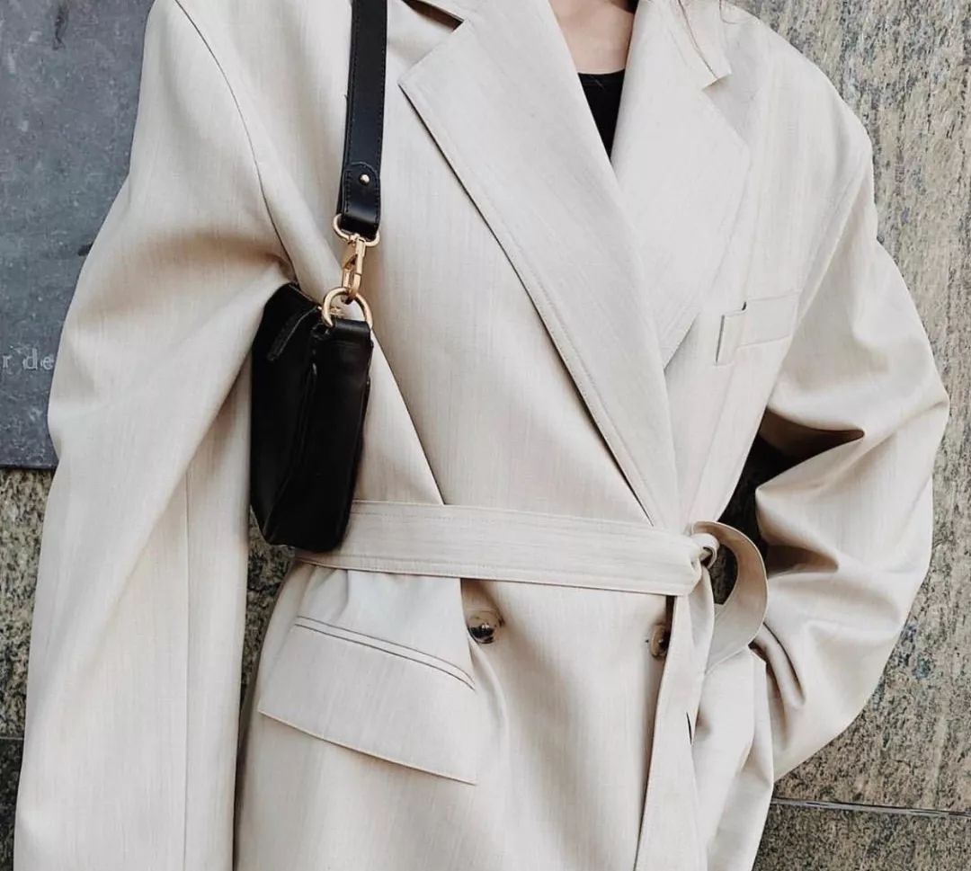 小众设计感经典百搭腋下包,今年最流行的百搭腋下包