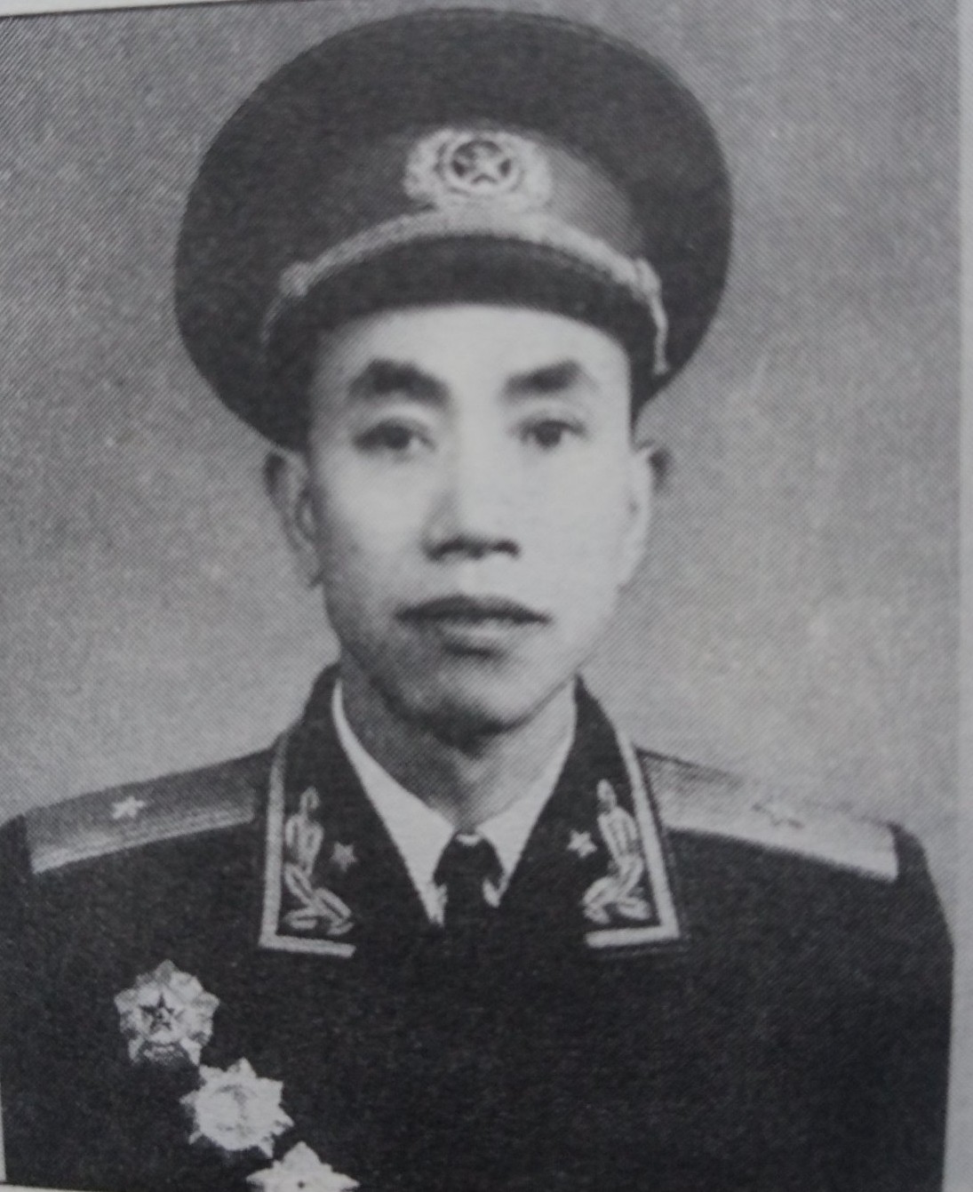 详解西南行政区*党**政军领导人在57年1月以前的工资与级别待遇