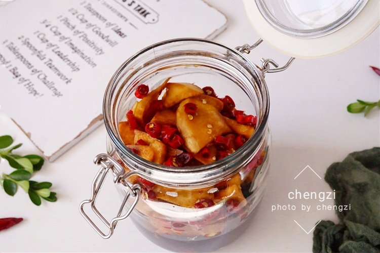 腌萝卜酸脆可口一吃就停不下来,教你快速腌萝卜酸辣脆爽做法简单