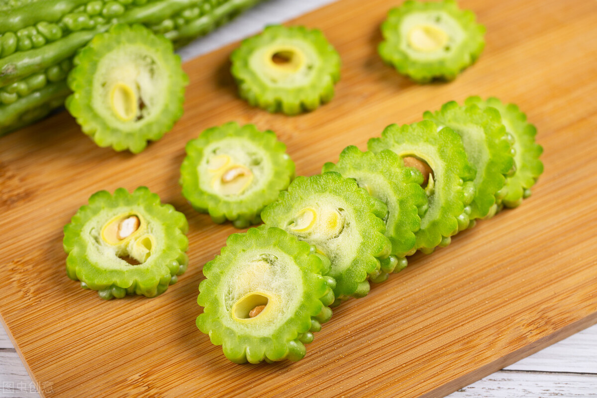 夏季上火了吃什么降火,夏季上火吃什么能降火