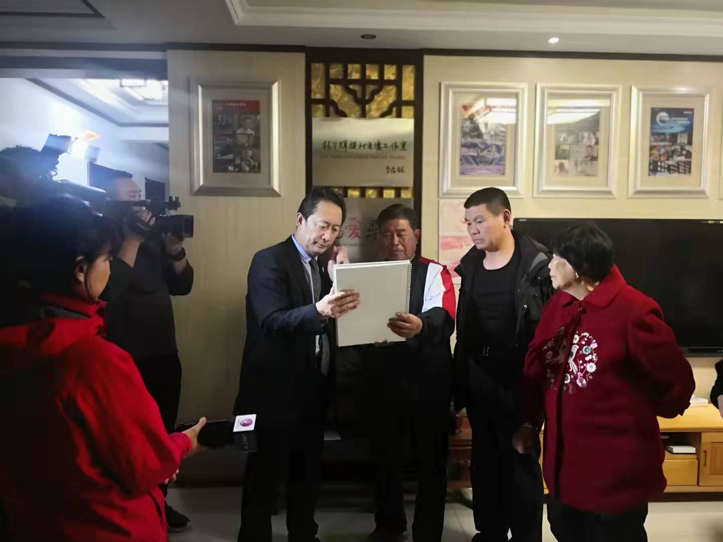 不能忘却的纪念——赵长法为父亲赵宗颜烈士画像的故事