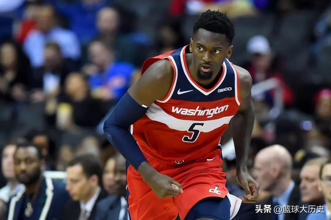 是人是鬼都在秀，只有烂泥在挨揍！这六条新闻真的太秀了