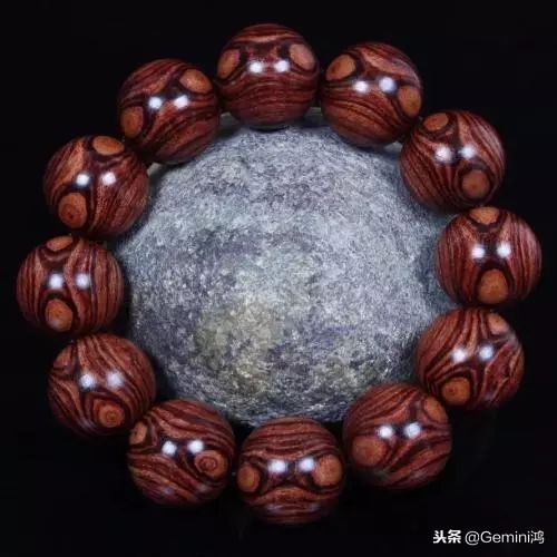 怎么分辨黄花梨手串真假,黄花梨怎么分辨真假