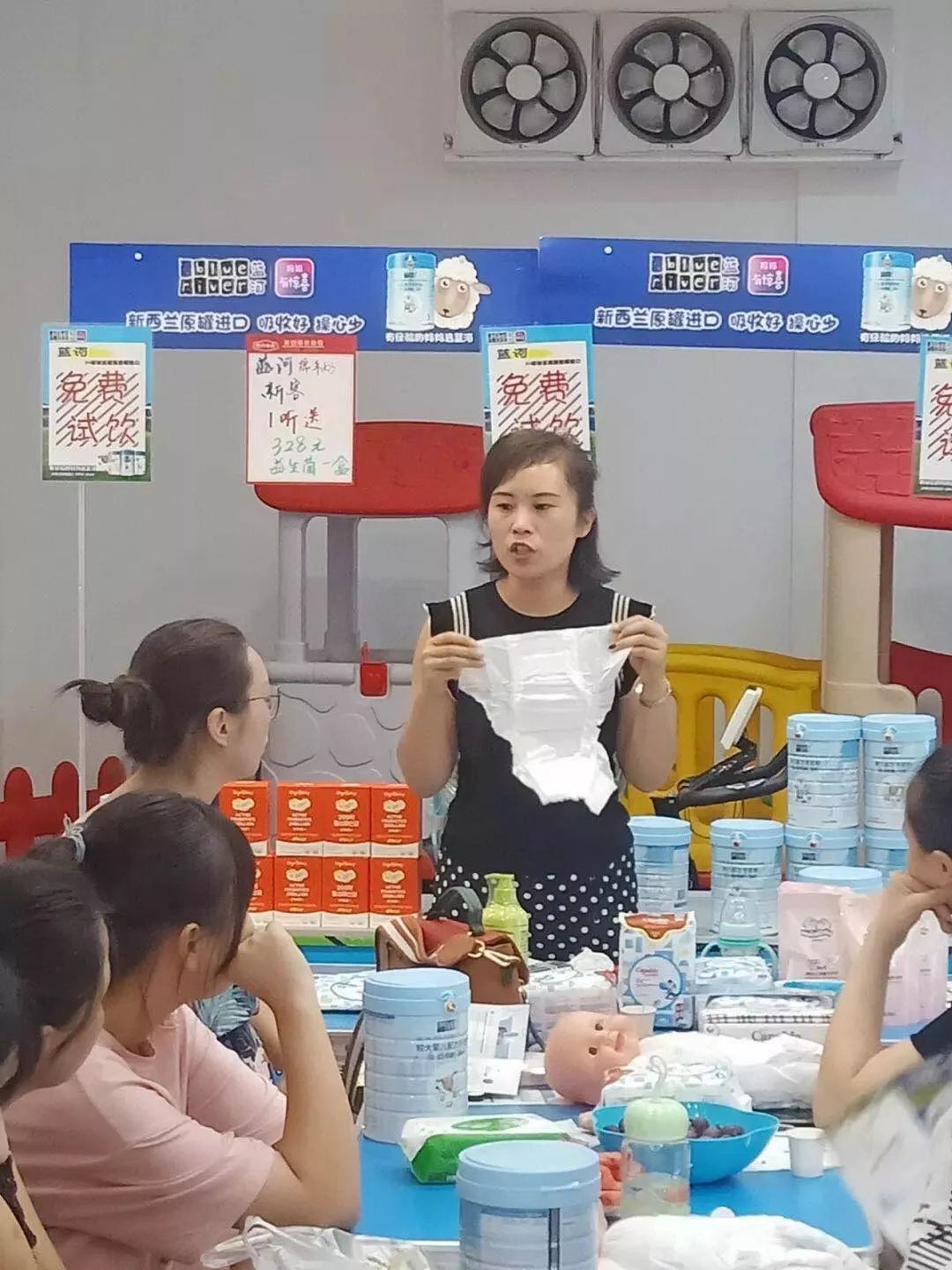 买纸尿裤怕踩雷?宝妈带娃分享会教你练成火眼金睛