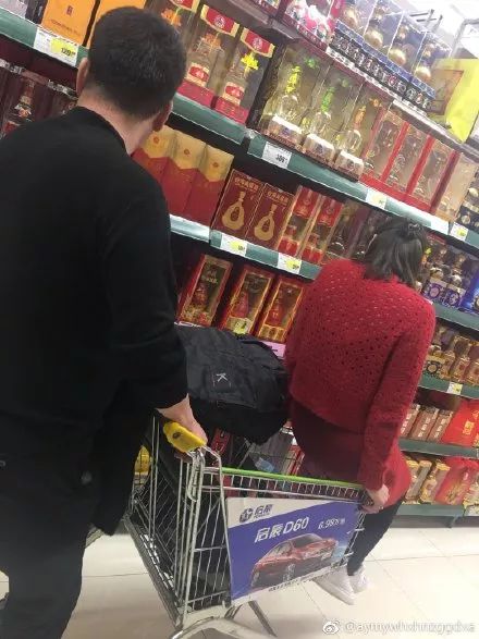 父母秀恩爱对子女的好处,父母特别秀恩爱的方式