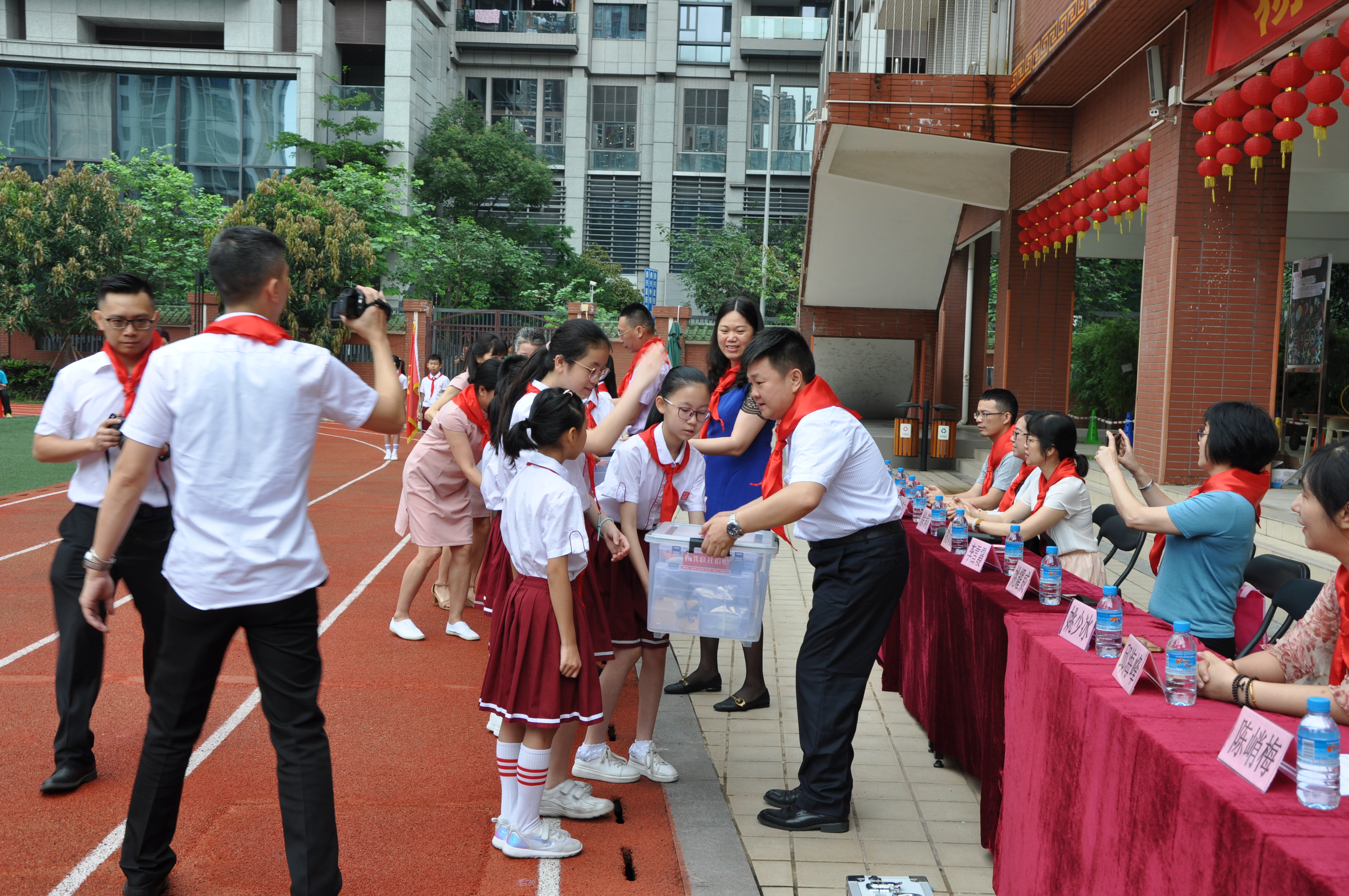 缇庡湪闈掓槬骞村崕,缇庡湪闈掓槬骞村皯