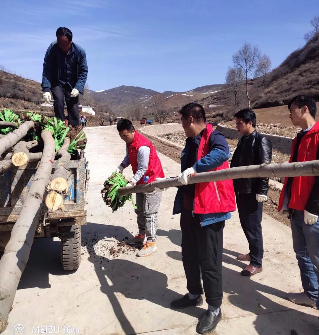 人人都是奋斗者个个都是追梦人,我们都是追梦人努力创造一切