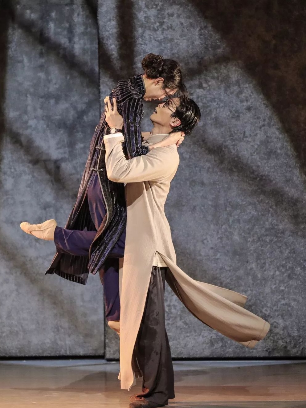 永不消失的电波唯爱与信念,永不消逝的电波唯爱与信念