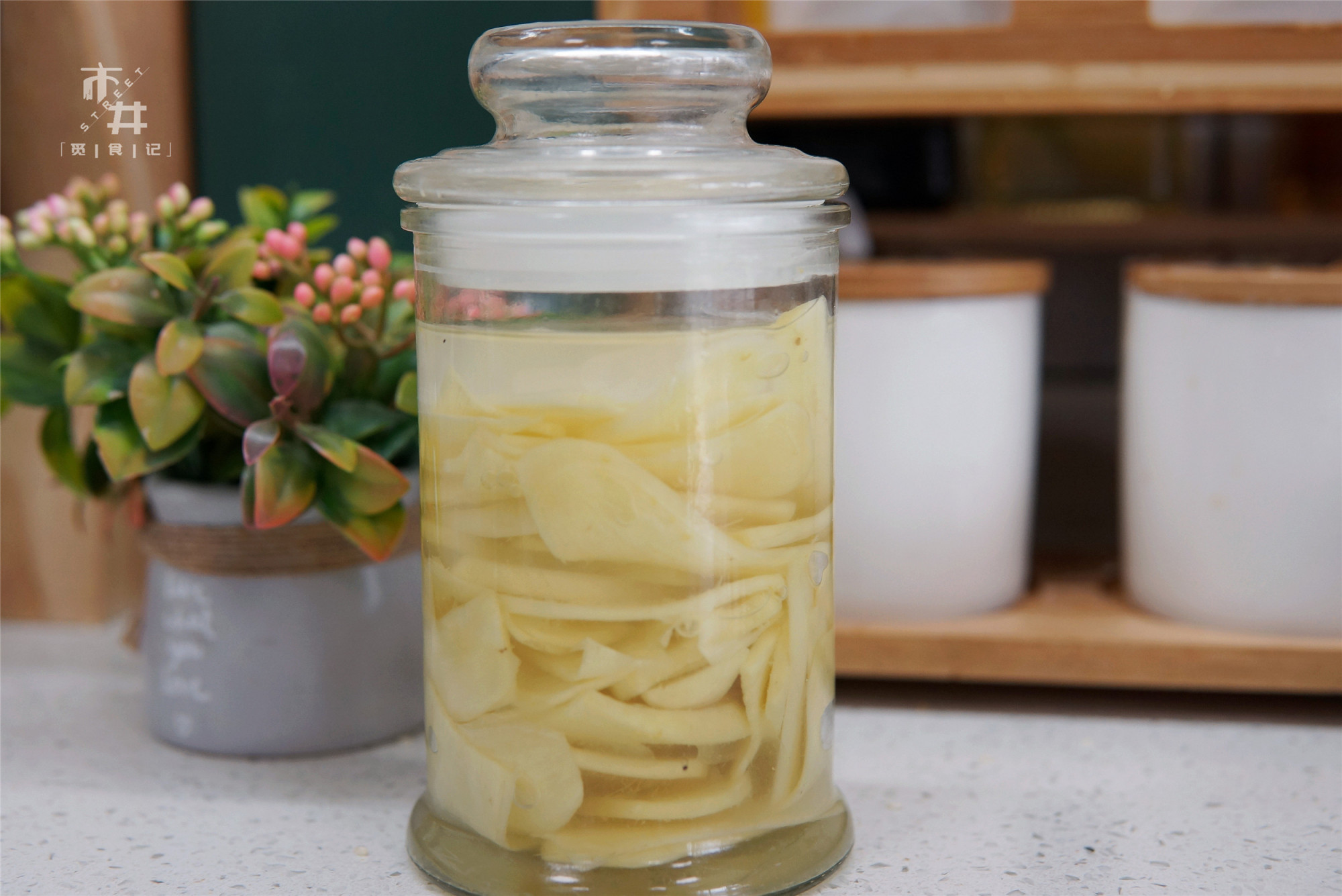 醋泡姜一年四季吃,醋泡姜好处多还有养胃的保健作用