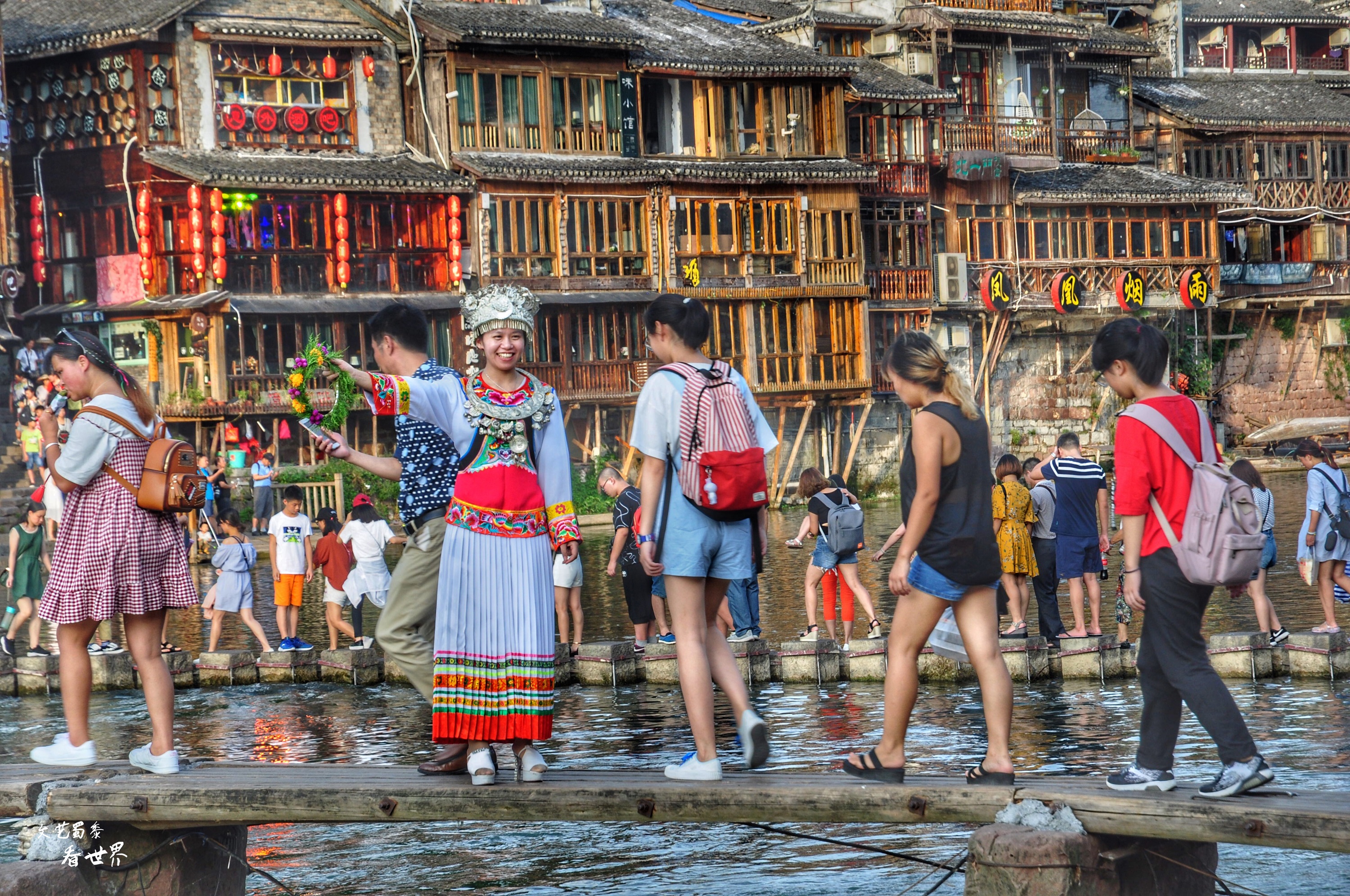 凤凰古城还值得去吗,凤凰古城值得去吗