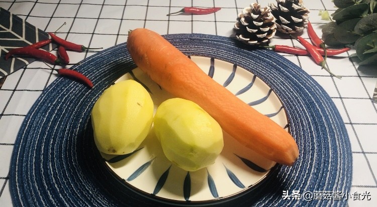 用电饭锅怎么做土豆蒸饭,电煮锅懒人焖饭做法