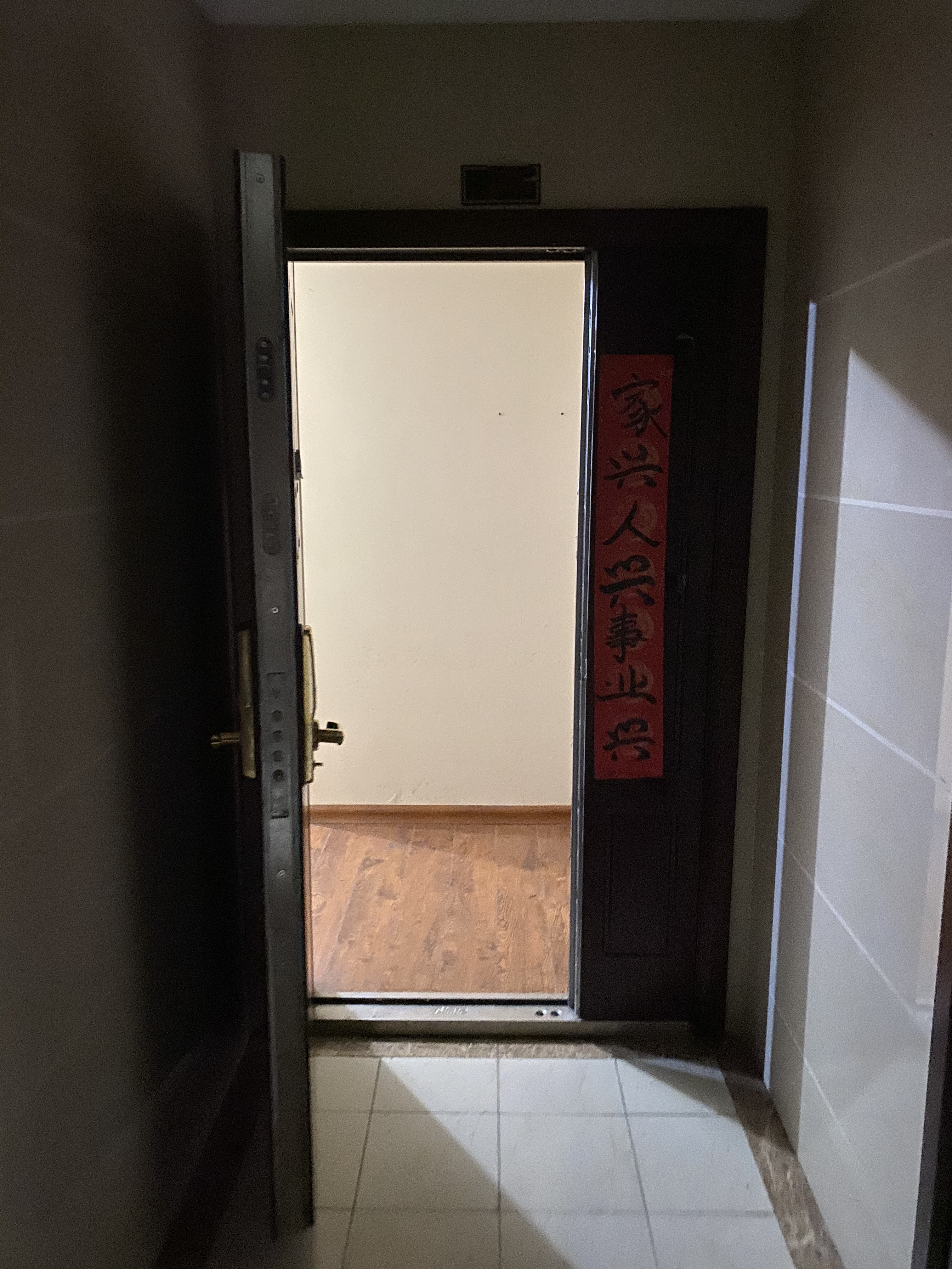 室内门选不选实木门,室内门选不锈钢靠谱吗