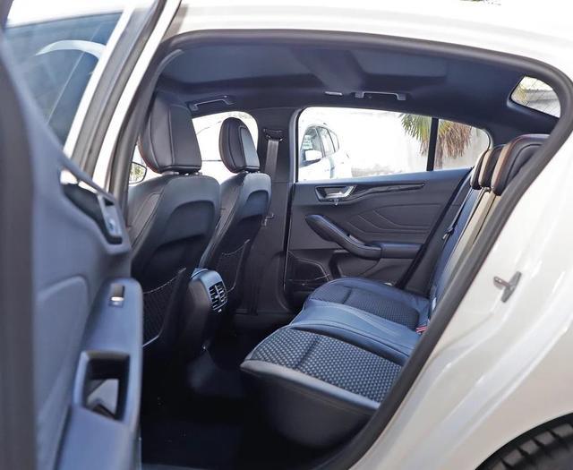 新款福克斯跑几万公里后评价,同行十万公里谈福克斯用车总结