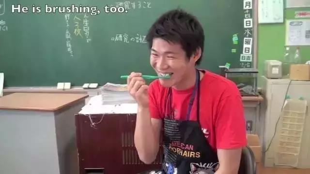 日本小学10元钱的午餐,日本学生午餐10元一个