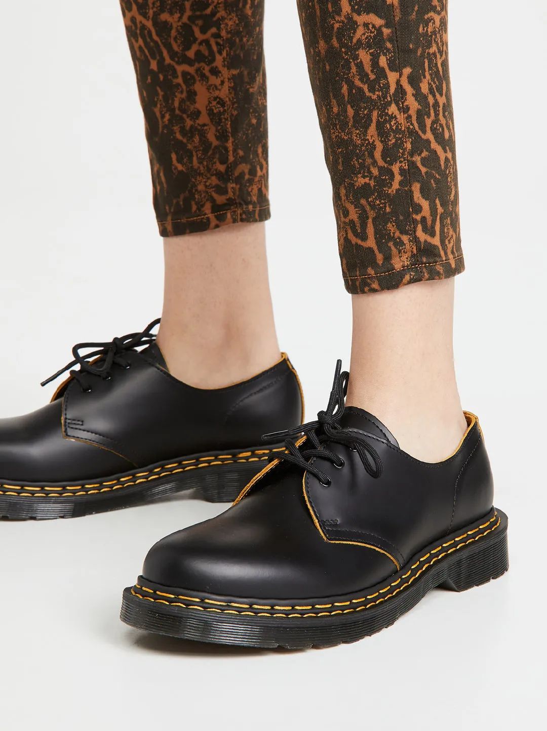 秋季小白鞋百搭款,潮流百搭小白鞋舒适不累脚的皮鞋