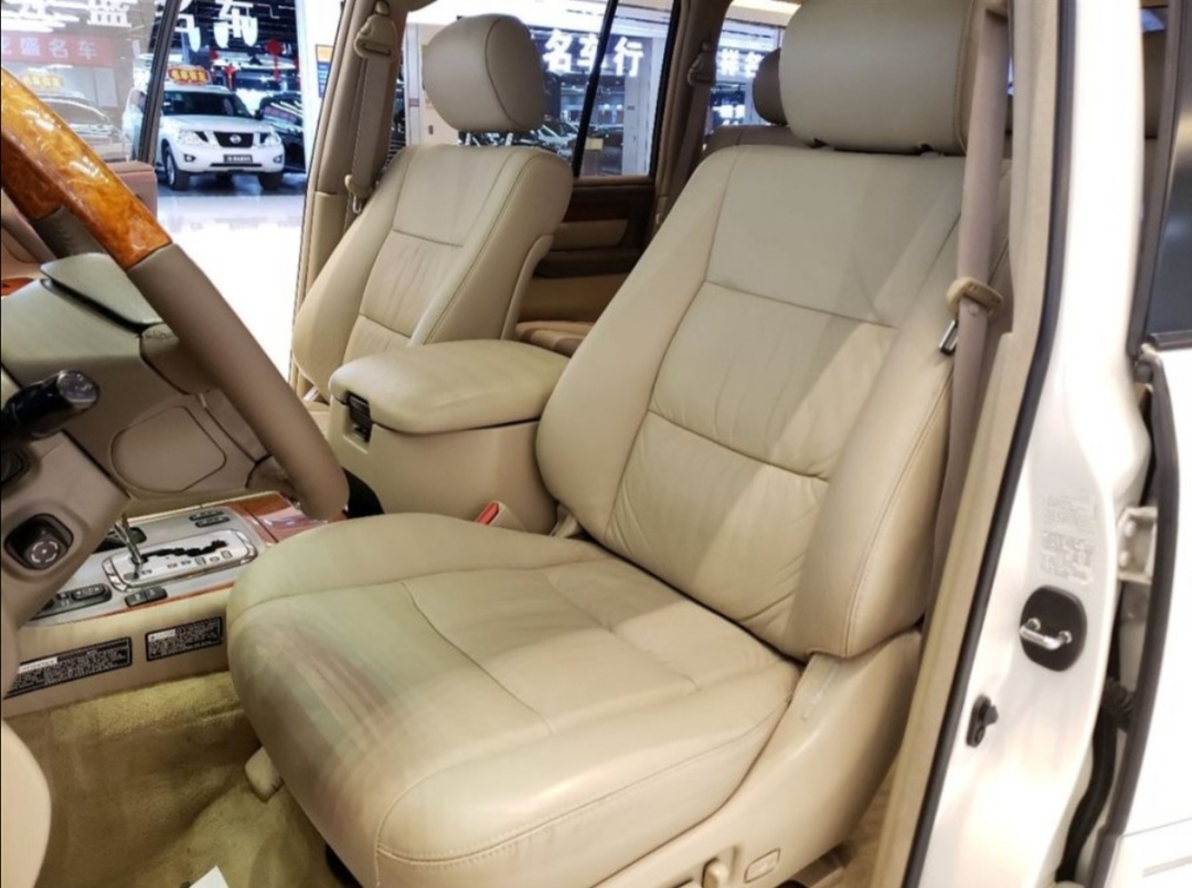 丰田陆巡对比沃尔沃xc60,丰田陆巡和雷克萨斯570哪个好