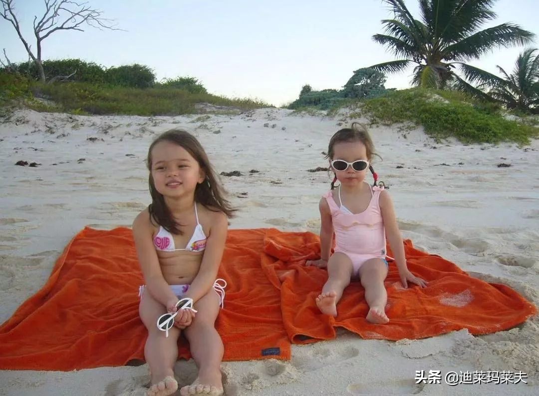 邓文迪怎么获得的百亿家产,49岁邓文迪与20岁男友