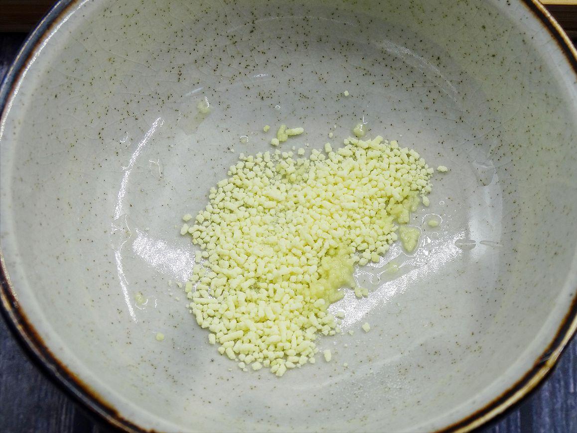 鸡精到底有什么危害,鸡精到底可不可以吃