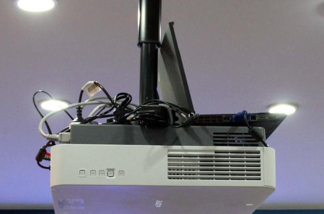 雷克赛恩投影仪,雷克赛恩投影仪安装