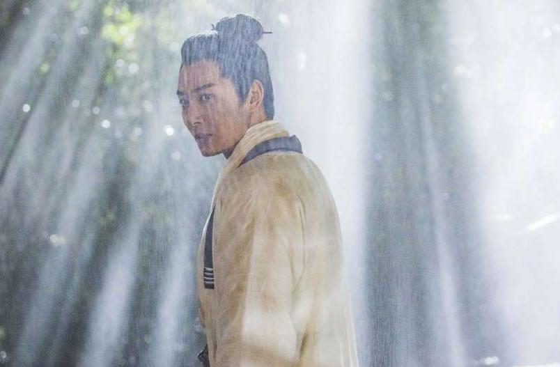 《倚天》开播，新版张翠山“慈祥脸”抢镜，“果郡王”你胖了！