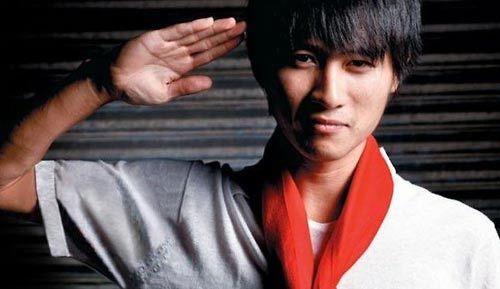 舆论群殴、观众嫌弃、质疑代笔,韩寒和郭敬明谁的黑料更胜一筹