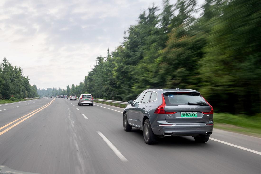 沃尔沃XC60安全测评,沃尔沃suvxc90和xc60选哪个