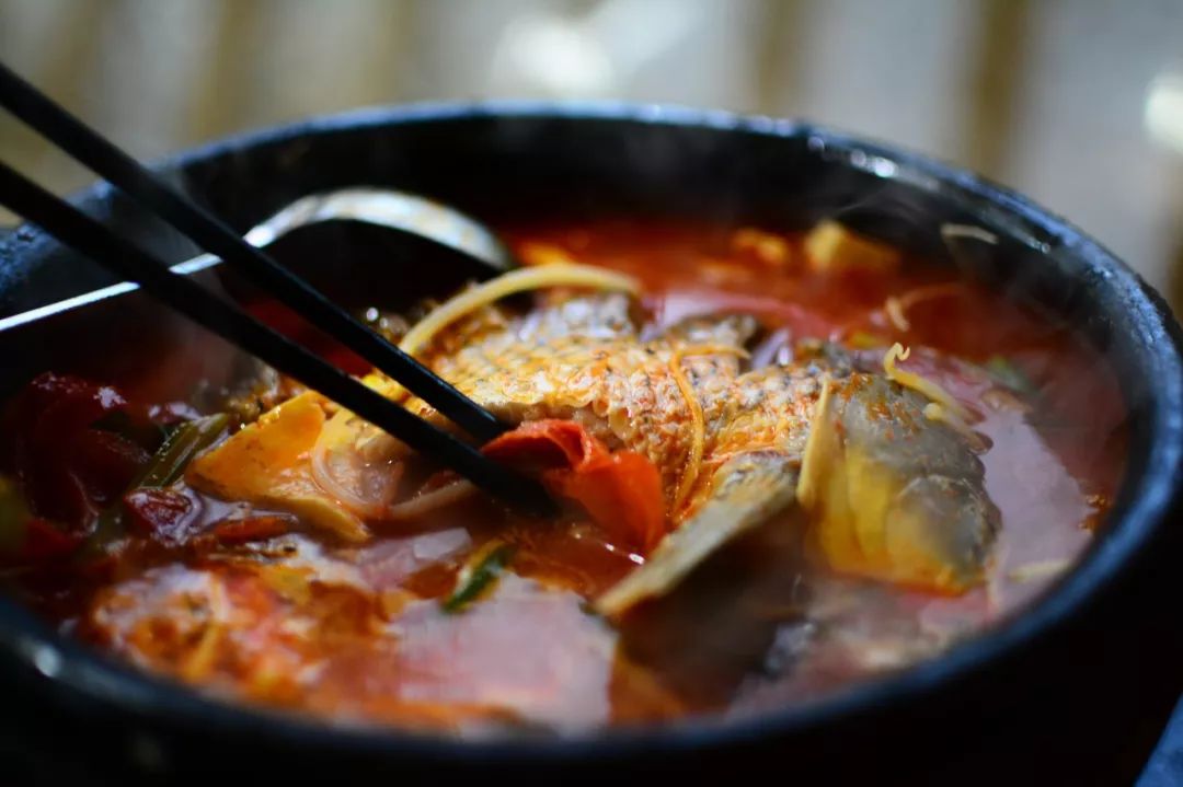 坐上高铁去旅游沿线美食尝个遍,云贵川渝高铁环线