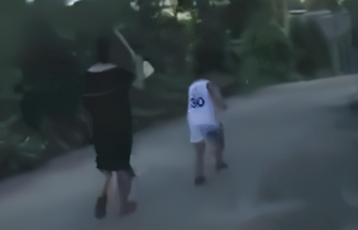 小学生爆笑改编游子吟,小学生改编版的游子吟