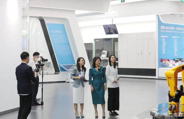 董明珠直播卡卡卡:格力触网难难难疫情下业绩巨降