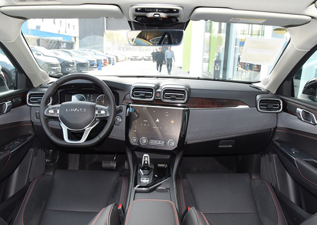 25万左右轿跑2021款落地多少钱,炫酷又实用15万就能拿下的轿跑suv