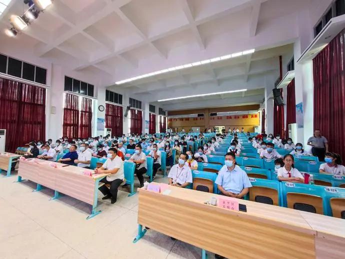 2021年汕头市“新时代好少年”学习宣传活动发布会暨精神文明建设先进典型*党**史学习教育圆满举行