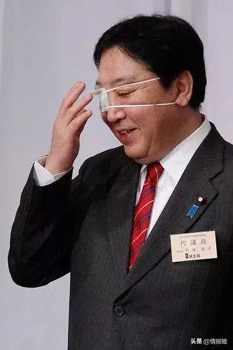 日本人的“中二文化”，是怎么正儿八经让现实画风沙雕起来的...