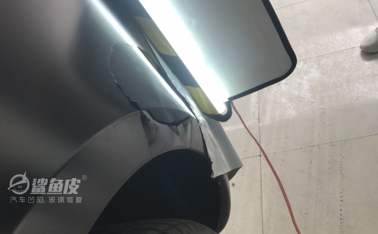 汽车被撞凹进去怎么办,汽车被撞凹陷了怎么拉出来