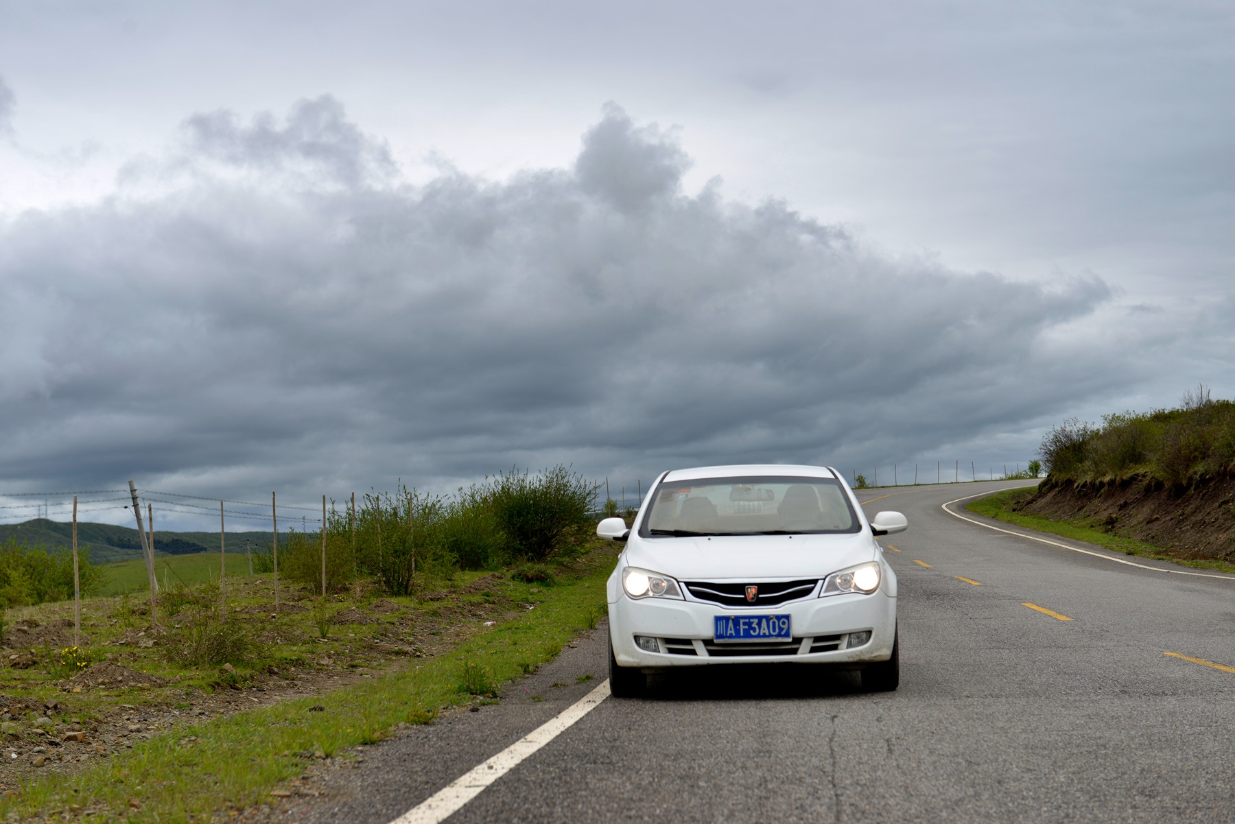荣威350适合长途开吗,荣威350能开多长时间