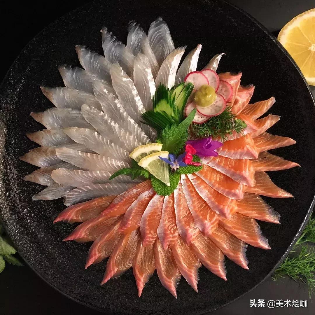 这是家里有矿吗,用三文鱼作画也能美到爆