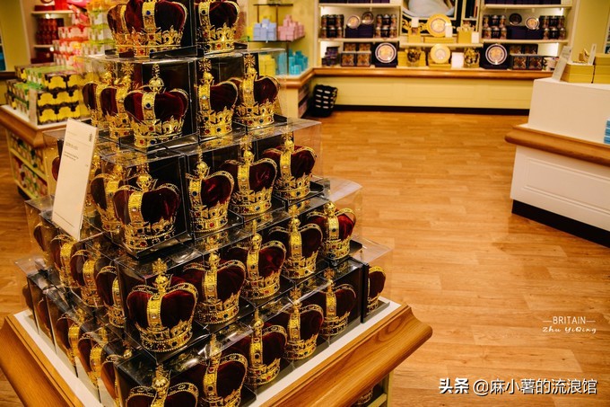 白金汉宫是英国的,英国王室齐聚哀悼女王白金汉宫