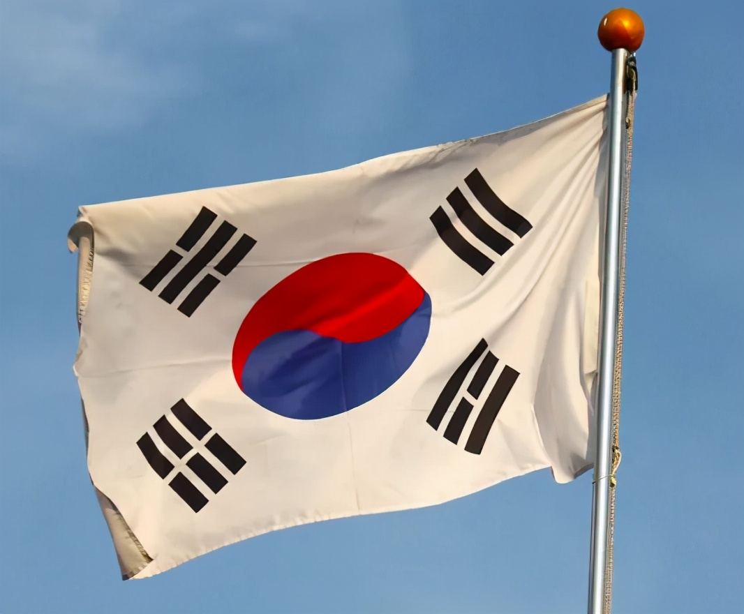 韩国人眼中的朝鲜国旗,朝鲜国旗和韩国国旗对比