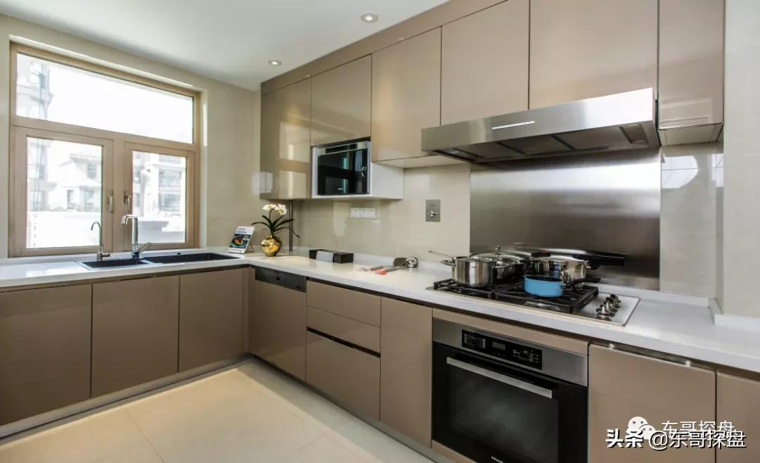 同行眼中的“另类”，购房者眼中的“匠人”。谁对谁错？