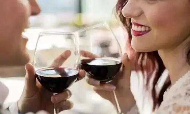 高端红酒杯如何挑选,如何选好红酒杯