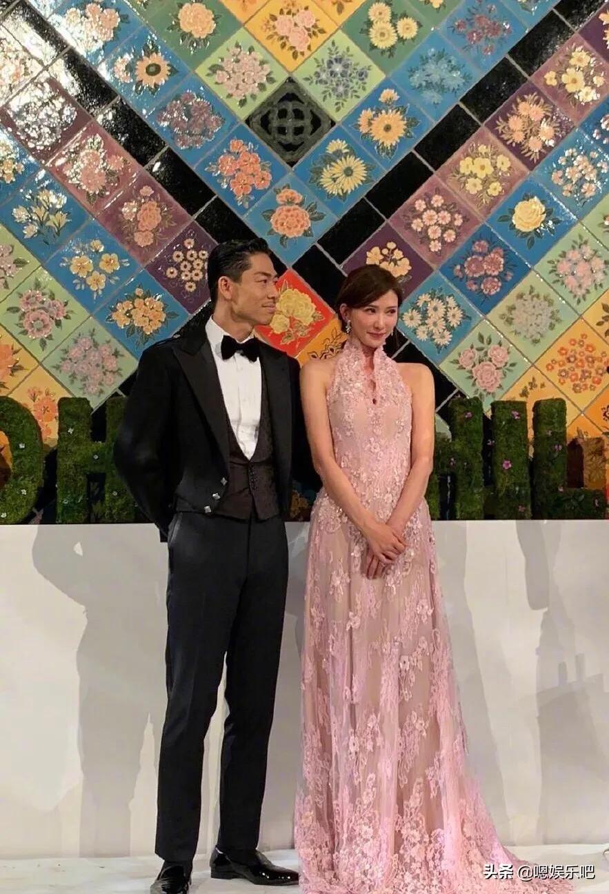 高圆圆杨颖礼服,angelababy婚礼敬酒服