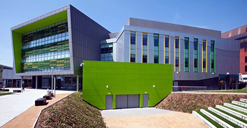 埃塞克斯大学留学费用,南埃塞克斯学院是什么档次