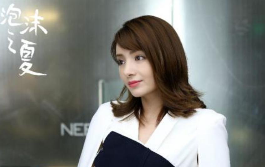 姜潮麦迪娜在婆婆面前秀恩爱,姜潮妈妈和麦迪娜的婆婆