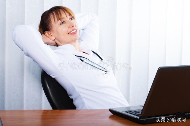 种牙当天吃排骨,被医生忽悠拔牙种植牙齿