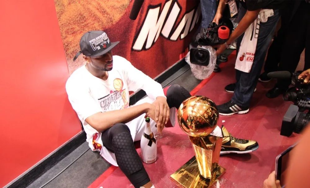 韦德在球场穿的球鞋,韦德上脚球鞋合集